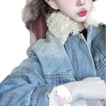 Džínové sako pre ženy - krátky strih, voľný strih, podšívka z umelej kožušiny, golier s odklopným lemom, jeseň 2025 (5208)