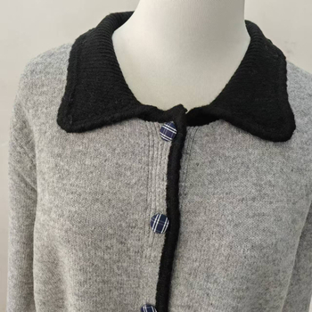 Pleten kardigan, gradski elegantan stil, dugi rukavi, polo ovratnik, zatvaranje na jednu kopču, proljeće 2025