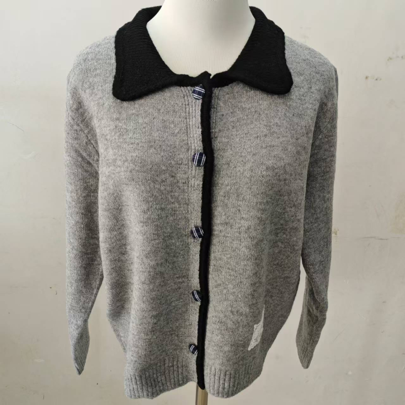 Pleten kardigan, gradski elegantan stil, dugi rukavi, polo ovratnik, zatvaranje na jednu kopču, proljeće 2025