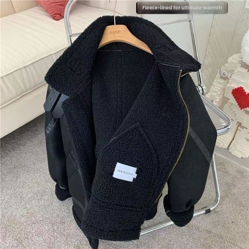 Zimná semišová moto bunda s pravou kožou a kožušinou, voľný strih, stojací golier, dvojradové zapínanie, patch vrecká