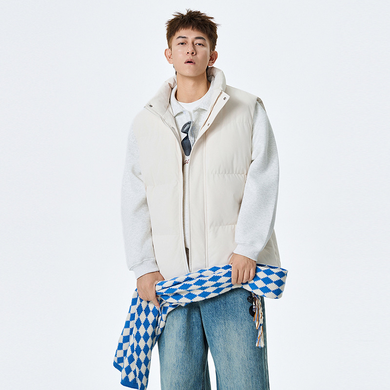 Vesta călduroasă pentru bărbați, fără mâneci, guler înalt, închidere cu fermoar, căptușeală poliester, culoare solidă, buzunare pe șolduri, tiv drept