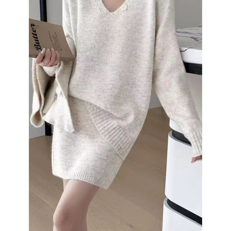 Chenille dvodijelni set: pulover s V izrezom i suknja, dugi rukavi, drop-shoulder detalj