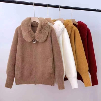 Női kötött kardigán cipzárral és szőrme gallérral, hosszú ujjú, elegáns munka-stílus