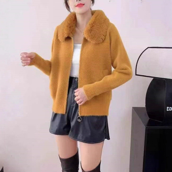 Női kötött kardigán cipzárral és szőrme gallérral, hosszú ujjú, elegáns munka-stílus