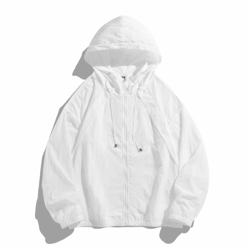 Jakna s kapuljom, 100% najlon materijal, slobodan kroj, zatvarač, bočni džepovi