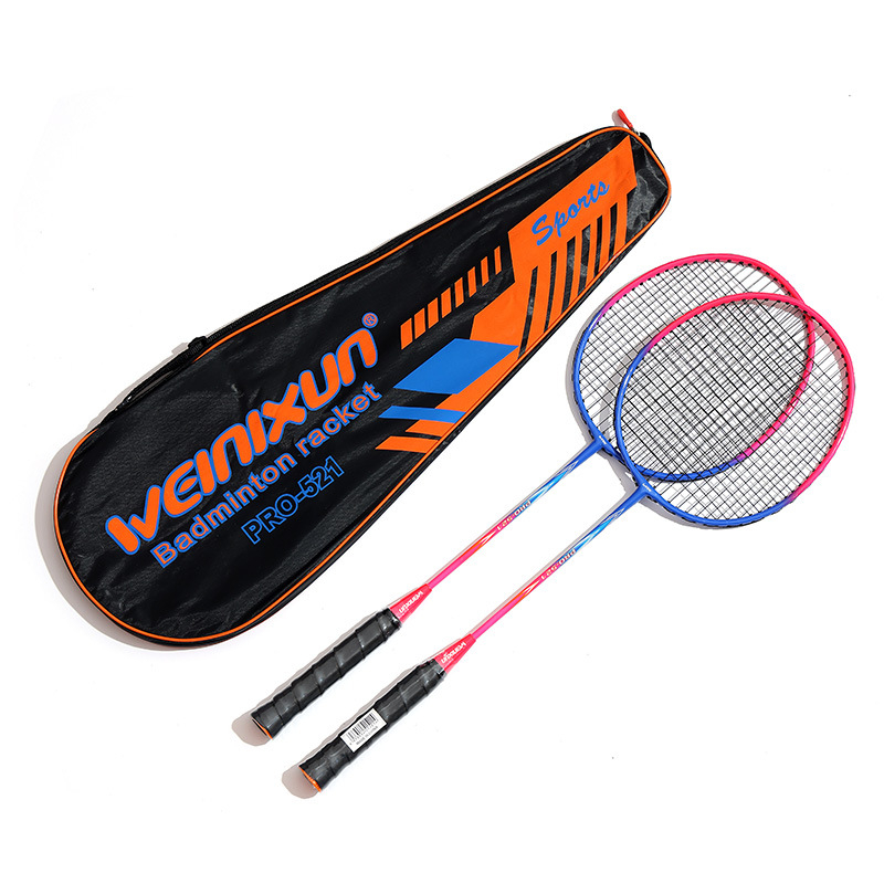 Set reketa za badminton – 2 komada sa futrolom, okvir od željezne zliatine, težina 95–100 g, držač G3, srednja tvrdoća osovine
