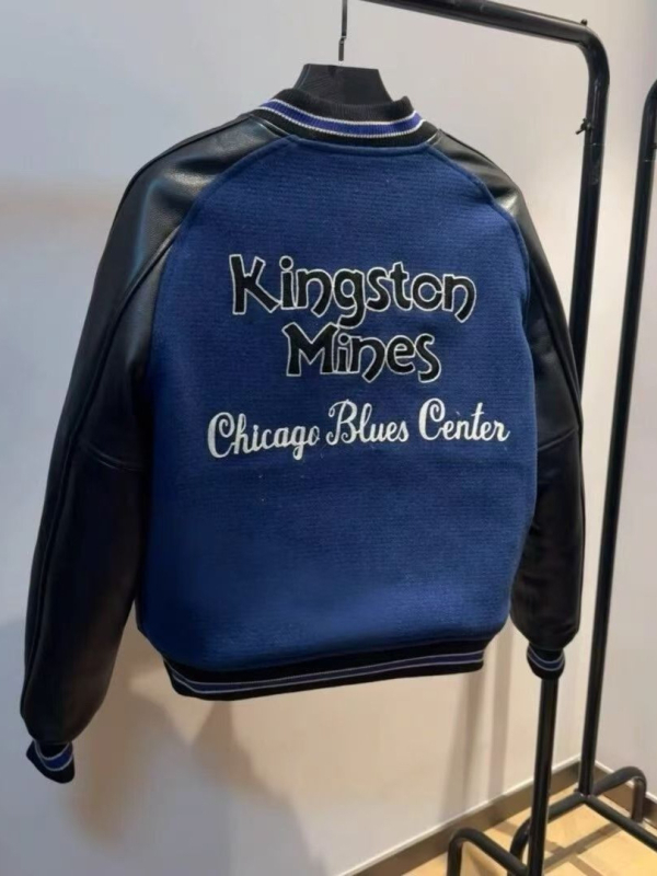 Baseball dzseki retró hímzéssel, kavicsos textúra, poliészter keverék anyag, 80% poliészter, cipzáros záródás