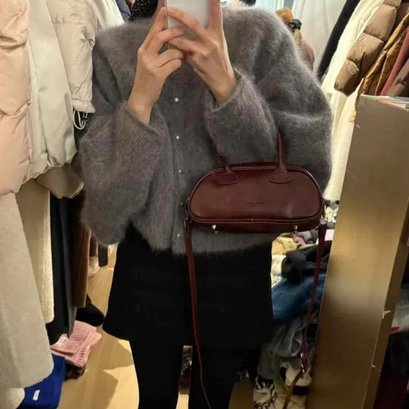 Mink pulóver hosszú ujjú, gombos gallér, japán-koreai lazító stílus, tél 2025