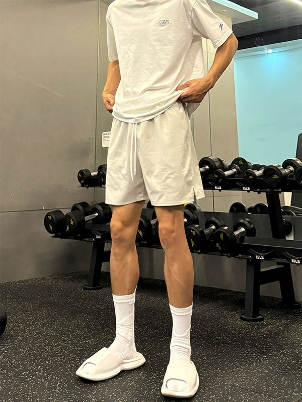 Muške fitness šorceve, korejskog stila, ljeto 2025, poliester 50–70%, mikroelastičnost, ravni kroj