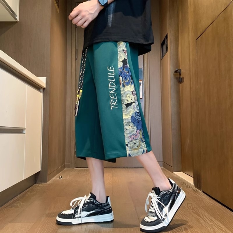 Férfi Capri sportnadrág, cropped hossz, egyenes szabás, poliészter >95%, nyár 2025