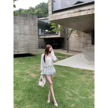 Chiffon anyagú ing, 80-90% poliészter, V-nyakú, hosszú ujjú, Feifei ujjak