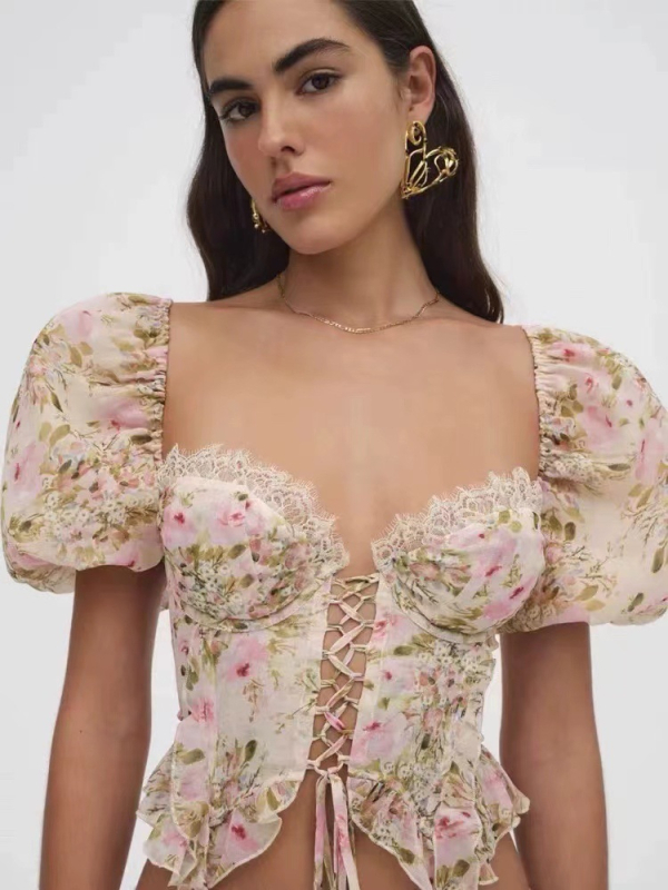 forlovelemons bluza din chiffon cu imprimeu floral, decolteu pătrat, șiret în față, mâneci bufante, croială slim, lungime scurtă