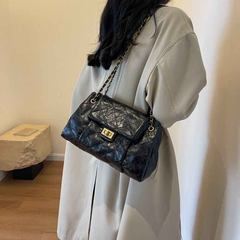 Casual retro torba preko ramena s lancem za žene — PU materijal • vodoravni kvadratni oblik • poliester podstava • zatvoren otvor