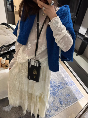 Bluza od šifona s izšivenim uzorkom, cvjetni uzorak, dugi rukav, okrugli izrez