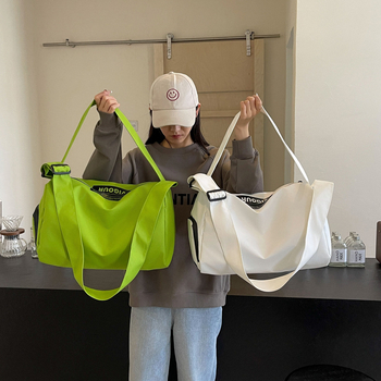 Unisex crossbody torba za jogu i fitness s odjelom suho/mokro, kapacitet 20–35 L, materijal platno, stil rekreacijskog putovanja