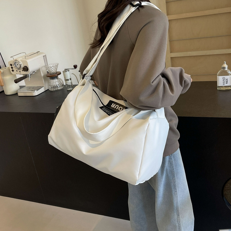 Unisex crossbody torba za jogu i fitness s odjelom suho/mokro, kapacitet 20–35 L, materijal platno, stil rekreacijskog putovanja