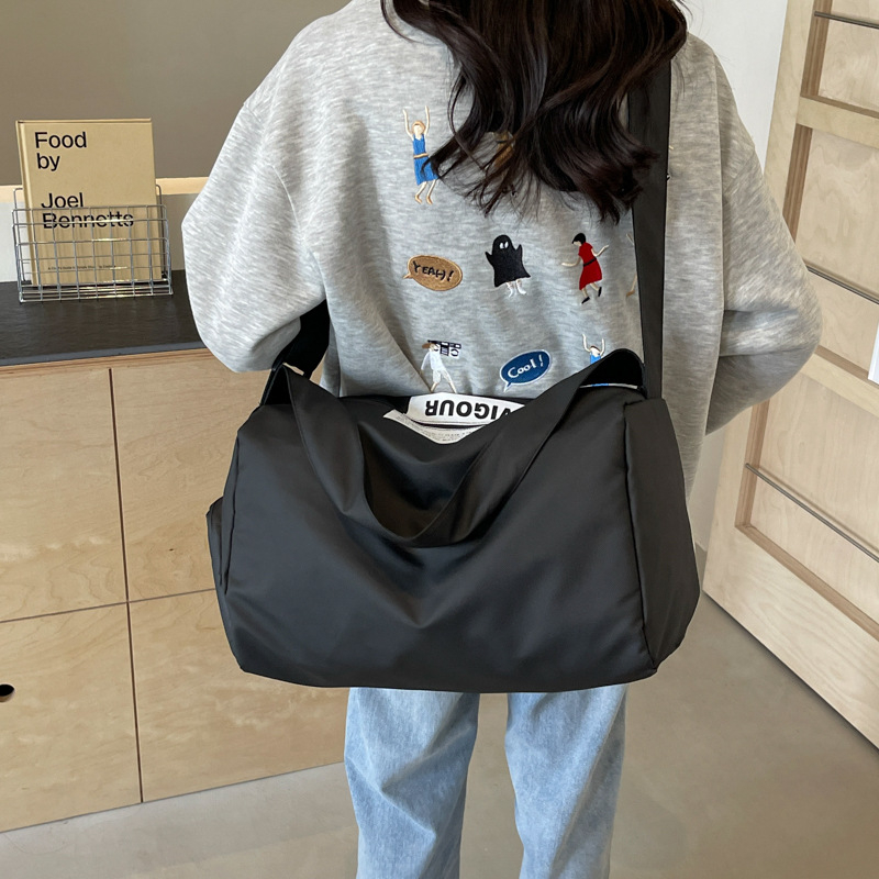 Unisex crossbody torba za jogu i fitness s odjelom suho/mokro, kapacitet 20–35 L, materijal platno, stil rekreacijskog putovanja