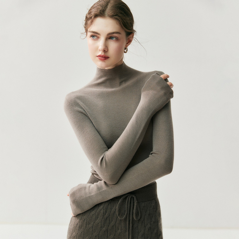 Ženski pulover od 100% vune, 18-žilno pletenje, tanak kroj, polu-visoki ovratnik, dugi rukavi