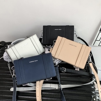 Ženska crossbody torbica – PU, ulični stil, horizontalni kvadratnog oblika, zatvaranje šniranjem, unutarnja pretinac za mobitel