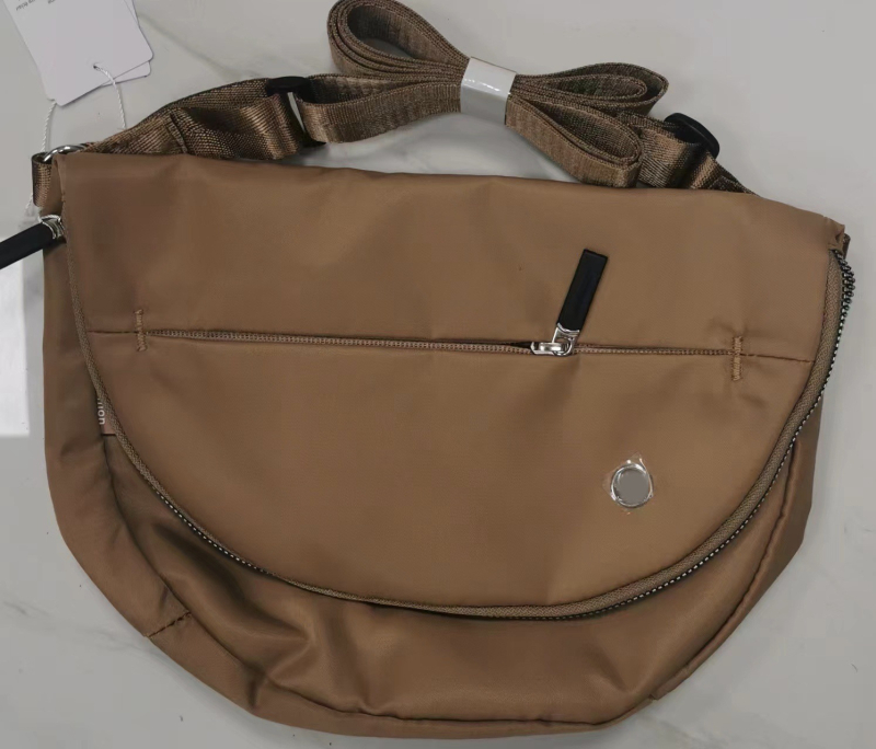 Crossbody sportska torba, najlon, kapacitet 5L, vodootporna, izuzetno lagana, unisex