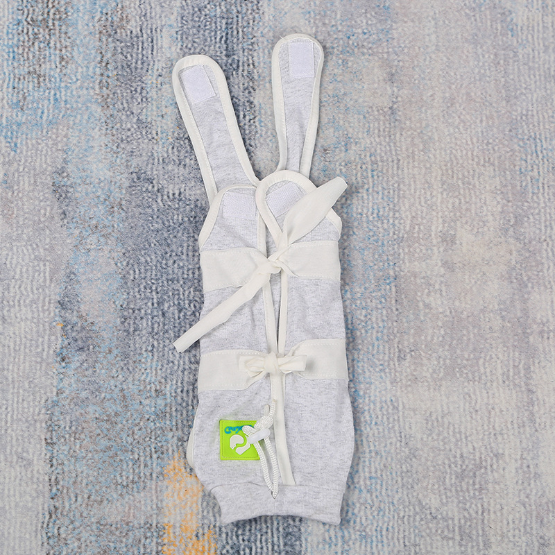 Ρούχο γάτας μετά τη στείρωση – αναπνεύσιμο βαμβακερό ρούχο για κατοικίδια με τρία σημεία στερέωσης: ελαστικό πουλόβερ, ιμάντας στην πλάτη, Velcro στην ουρά; προστατεύει από λοίμωξη, γλείψιμο και ροή γάλακτος; εφαρμοστό, αντι-τρίχες