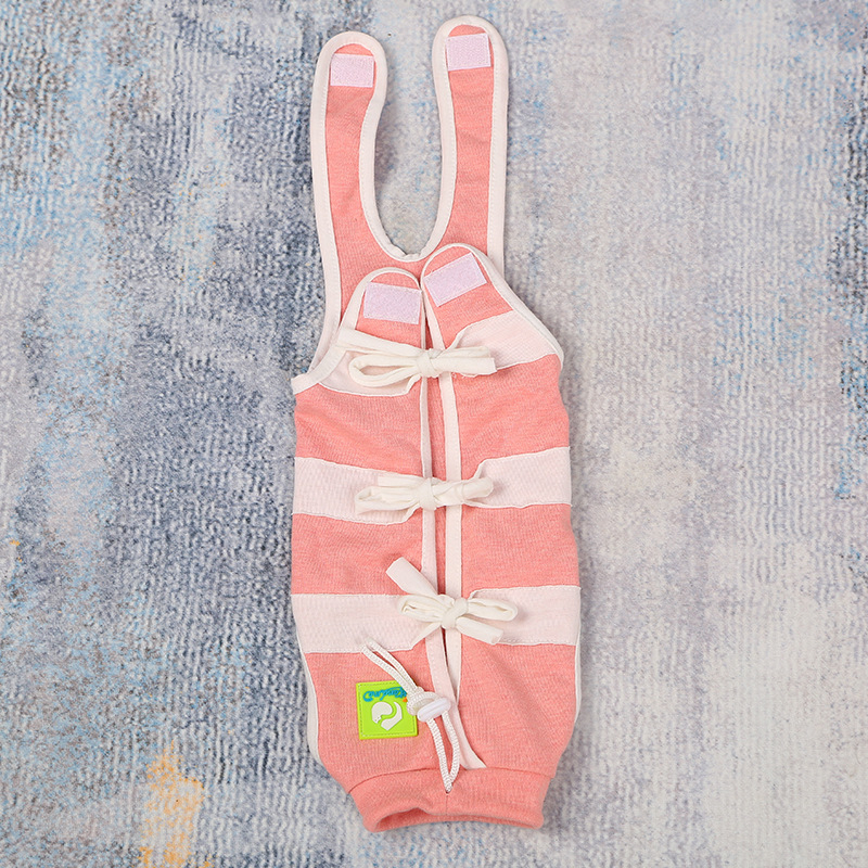 Ρούχο γάτας μετά τη στείρωση – αναπνεύσιμο βαμβακερό ρούχο για κατοικίδια με τρία σημεία στερέωσης: ελαστικό πουλόβερ, ιμάντας στην πλάτη, Velcro στην ουρά; προστατεύει από λοίμωξη, γλείψιμο και ροή γάλακτος; εφαρμοστό, αντι-τρίχες