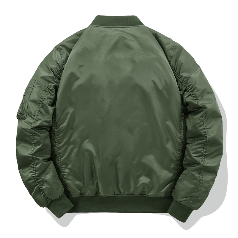 Muška bomber zimska jakna s perjem – stil bomber, punilo od bijelog patka perja, vanjski materijal najlon, stojeći ovratnik, zatvarač, debeli sloj topline, zaštita od hladnoće -20°C do -5°C
