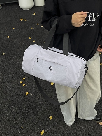 Torba za putovanje preko ramena (crossbody), velika kapaciteta 20–35 L, najlon, ultra lagana, sklopiva, podstava od poliester materijala, casual stil putovanja
