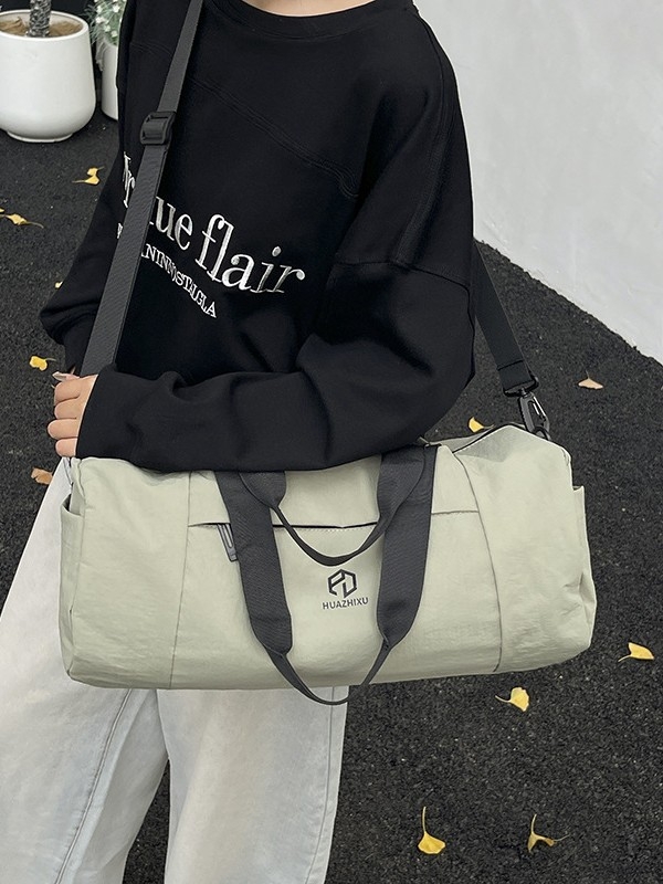Torba za putovanje preko ramena (crossbody), velika kapaciteta 20–35 L, najlon, ultra lagana, sklopiva, podstava od poliester materijala, casual stil putovanja