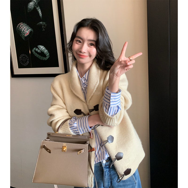 Fair Isle jacquár kardigán, 100% izlandi gyapjú, gallér polo, Mercerizált felület, közepes vastagság, női fazon