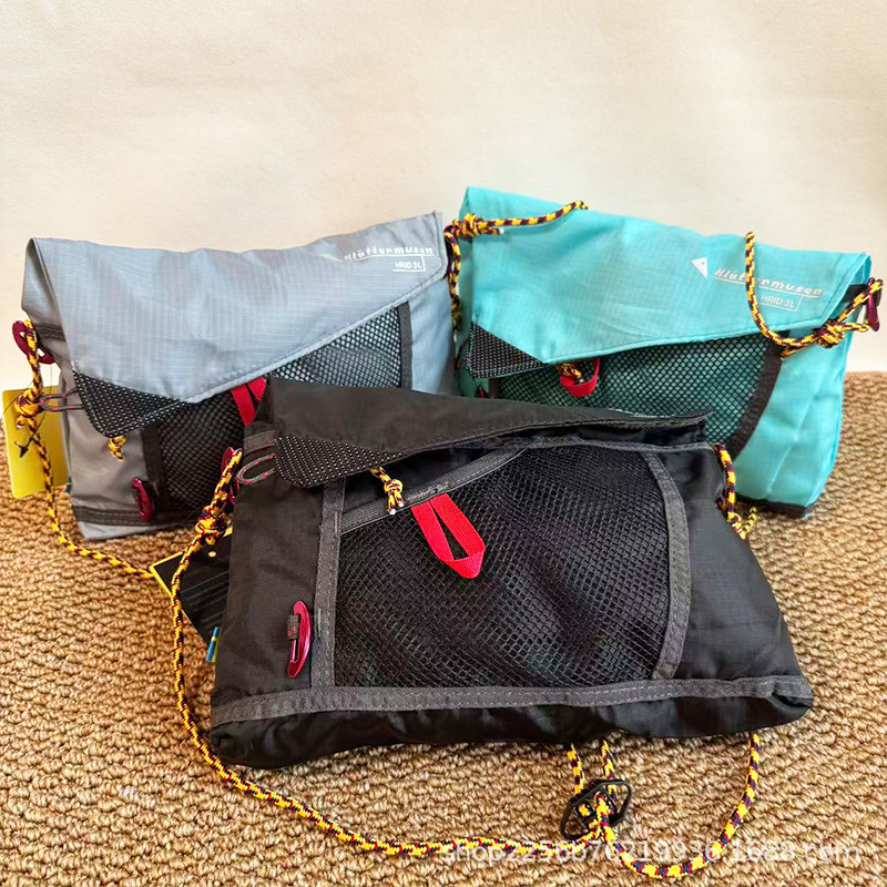 Crossbody sporttáska – 3L kapacitás, nejlon anyag, légáteresztő, vízálló, geometriai mintázat (Anyag: Nylon; Kapacitás: 3L; Légáteresztő; Vízálló; Mintázat: Geometriai)