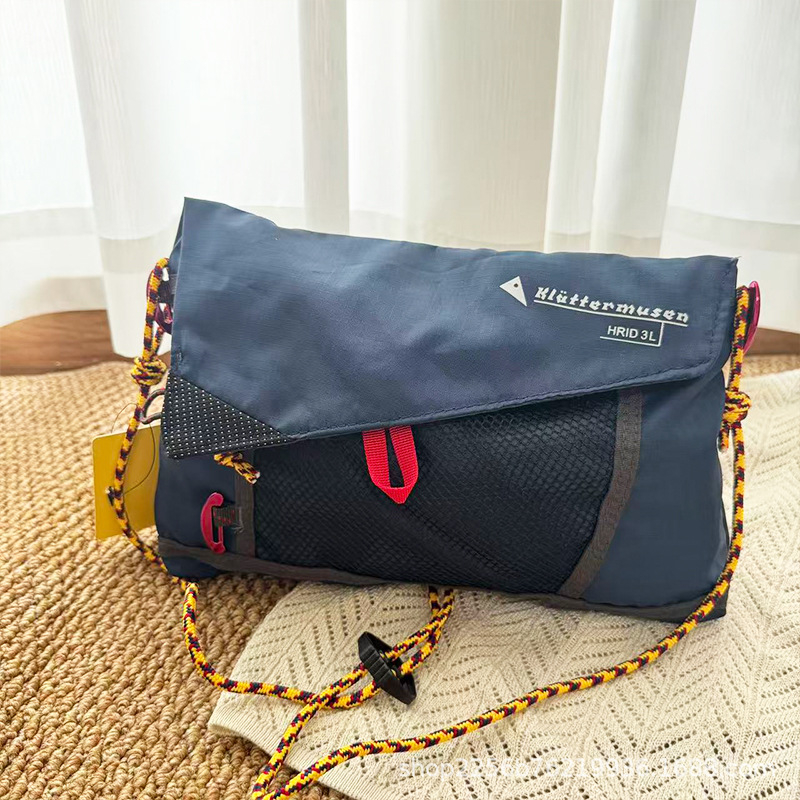 Crossbody sporttáska – 3L kapacitás, nejlon anyag, légáteresztő, vízálló, geometriai mintázat (Anyag: Nylon; Kapacitás: 3L; Légáteresztő; Vízálló; Mintázat: Geometriai)