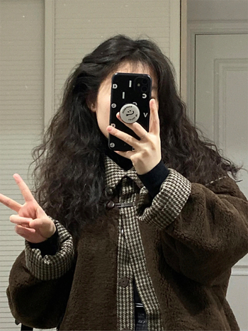 Ženska fleece jakna, slobodan kroj, polo ovratnik, debeli materijal, zatvarač na jedan gumb
