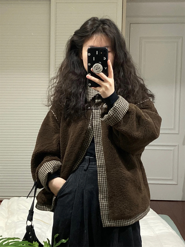 Ženska fleece jakna, slobodan kroj, polo ovratnik, debeli materijal, zatvarač na jedan gumb