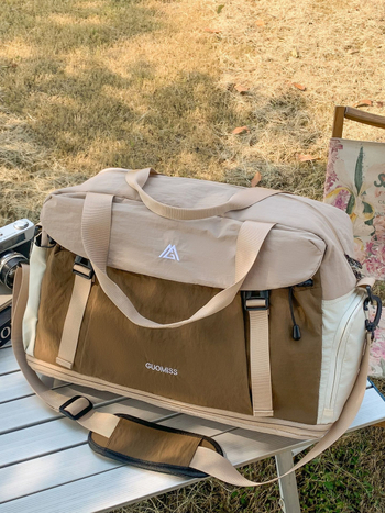 Torba za fitness putovanja s pretincom za cipele, moderan kontrastni dizajn, višenamjenska, kapaciteta 20–35 L, najlon, prozračna, vodootporna, lagana, odjeljak suho/mokra, unisex, za kraća putovanja