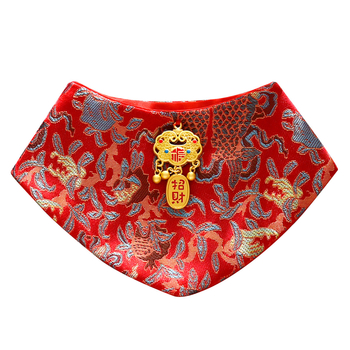 Τρίγωνικό φουλάρι, κινεζικό στυλ, υφαντό σατέν, κέντημα (Υλικό: Ύφασμα; Τρόπος ύφανσης: Σατέν ύφανση; Διαδικασία: Κέντημα; Στυλ: Κινέζικο)