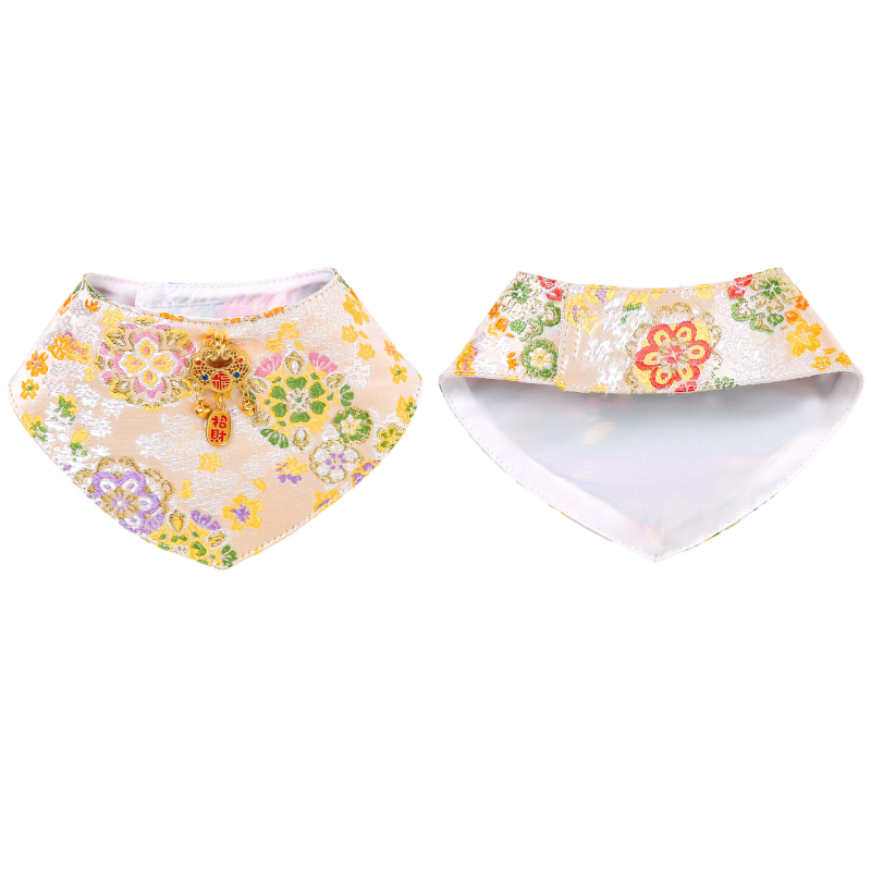 Τρίγωνικό φουλάρι, κινεζικό στυλ, υφαντό σατέν, κέντημα (Υλικό: Ύφασμα; Τρόπος ύφανσης: Σατέν ύφανση; Διαδικασία: Κέντημα; Στυλ: Κινέζικο)