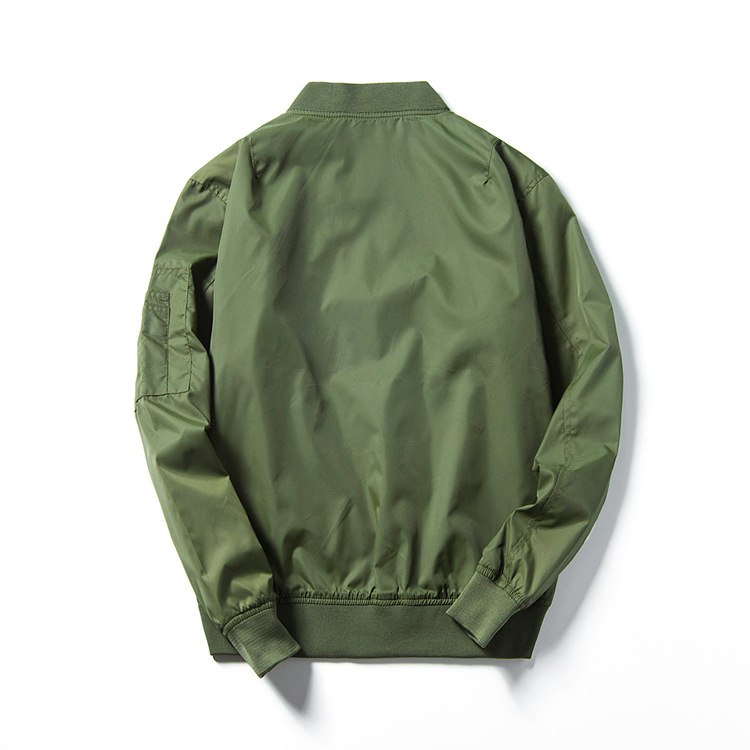 MA1 bomber jakna, opušten kroj, zatvarač na zip, ovratnik stila odijela, raglan rukavi, prozračna i vodootporna