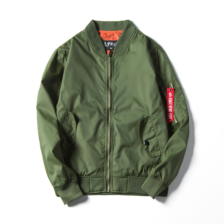 MA1 bomber jakna, opušten kroj, zatvarač na zip, ovratnik stila odijela, raglan rukavi, prozračna i vodootporna