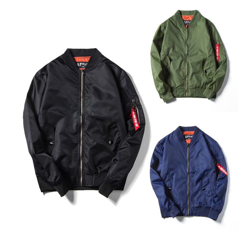 MA1 bomber jakna, opušten kroj, zatvarač na zip, ovratnik stila odijela, raglan rukavi, prozračna i vodootporna