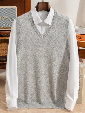 Férfi kasmír ujjatlan mellény álló gallérral, egy sor gombbal záródó, lazább szabású, 30-35% kasmír