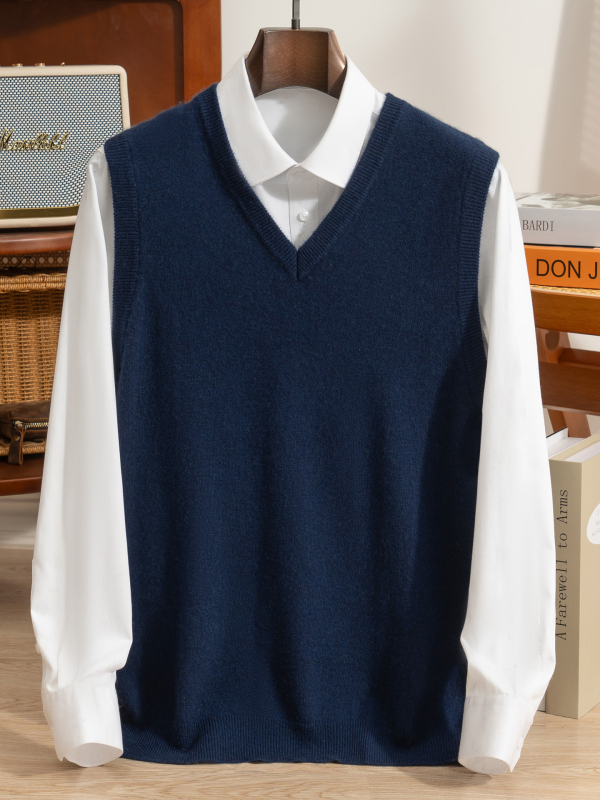 Férfi kasmír ujjatlan mellény álló gallérral, egy sor gombbal záródó, lazább szabású, 30-35% kasmír