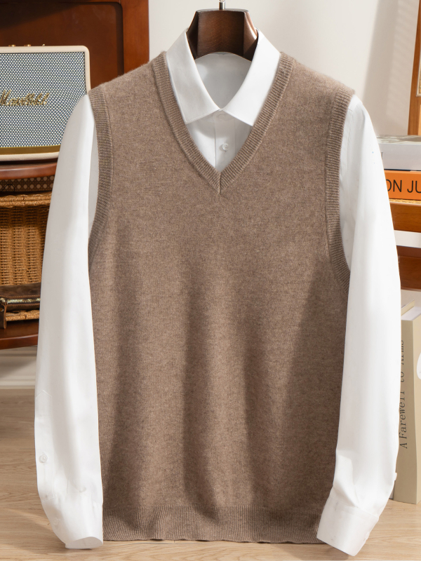 Férfi kasmír ujjatlan mellény álló gallérral, egy sor gombbal záródó, lazább szabású, 30-35% kasmír