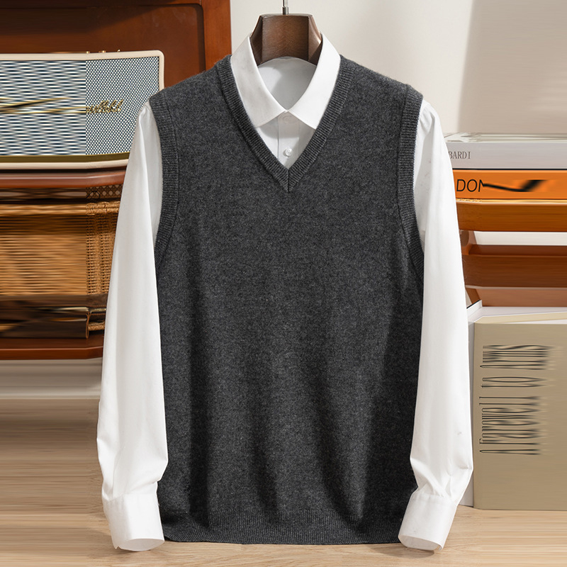 Férfi kasmír ujjatlan mellény álló gallérral, egy sor gombbal záródó, lazább szabású, 30-35% kasmír