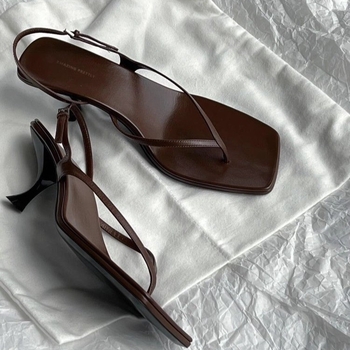 Ženske Herringbone sandale, PU gornji dio, gumeni đon, kopča, tanak potpetica 3–6 cm