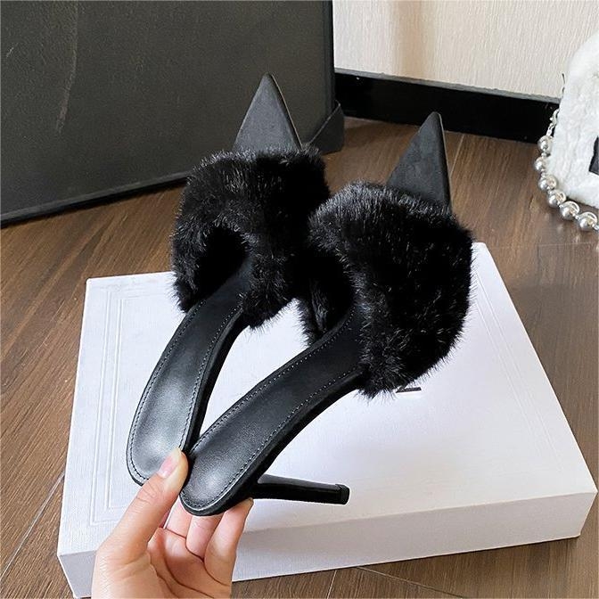 Ženske sandale s plišanim gornjim dijelom, otvoreni prsti, tanki remenići, četvrtasti nos, 6–8 cm visoka peta