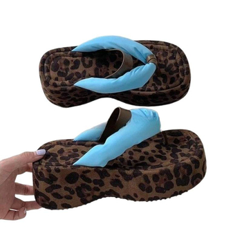 Platformos vastag talpú papucs, klínes sarokkal, nyári casual viselet, Felső: szuper rost, Belső: szarvasbőr, Talp: gumi, Lábujj: kerek, Mintázat: halszálka