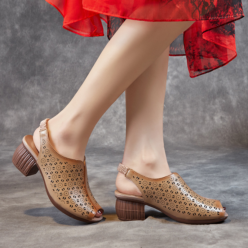 Női retro szandálok, felső rész: első réteg marhahúr bőr, talp: gumi, belső: PU, lábujjforma: halszáj