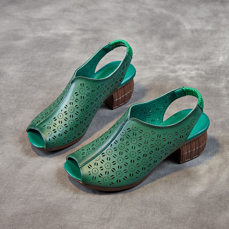 Női retro szandálok, felső rész: első réteg marhahúr bőr, talp: gumi, belső: PU, lábujjforma: halszáj