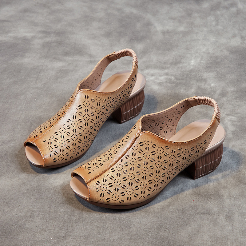 Női retro szandálok, felső rész: első réteg marhahúr bőr, talp: gumi, belső: PU, lábujjforma: halszáj